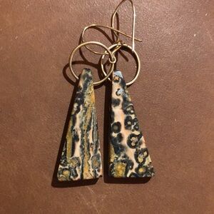 Artisan Agate earth tones modern earring small gold hoop and earwire polished